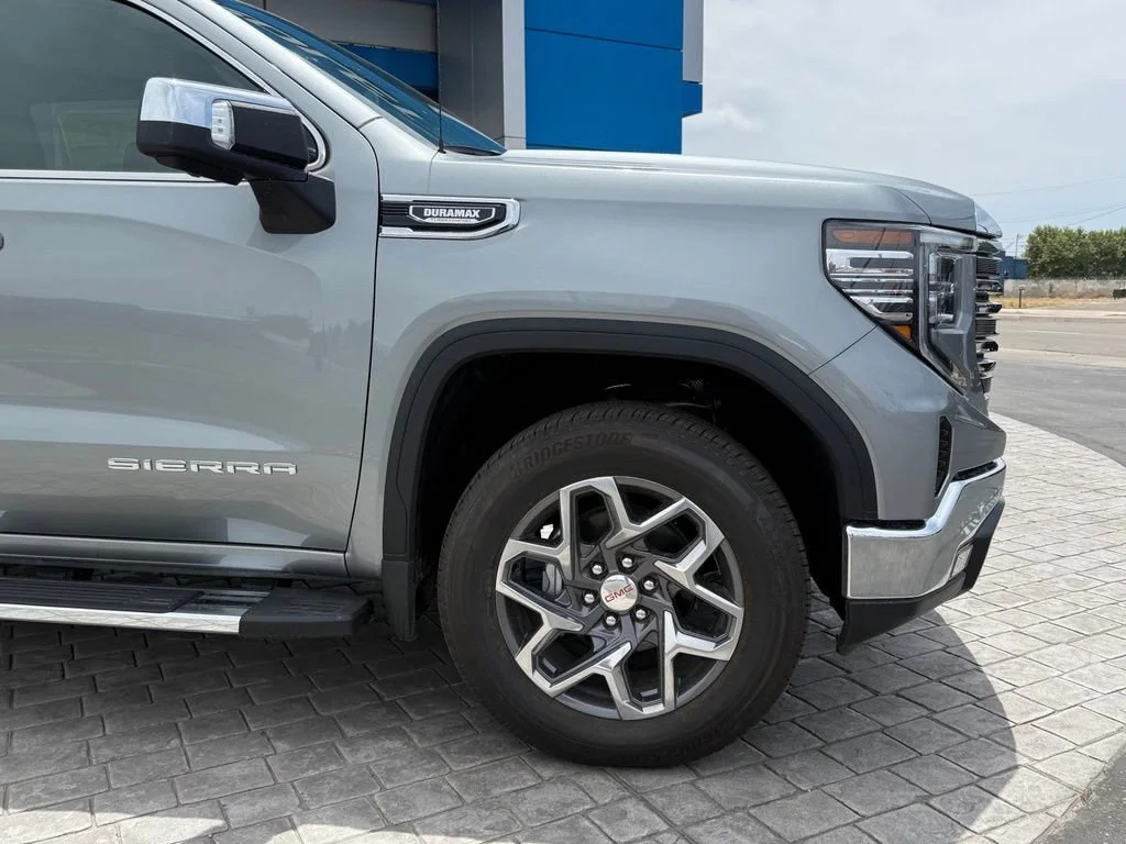 New 2026 Sterling Metallic GMC SLT image 5