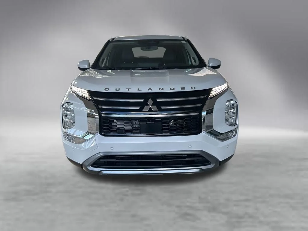 New 2026 White Mitsubishi SE image 13
