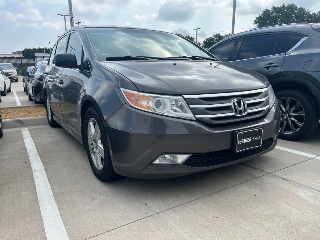 Used 2012  Honda Touring image 2