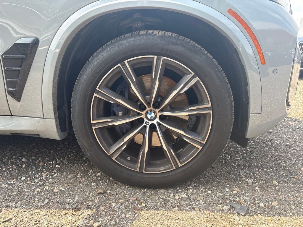 Certified Used 2024 Gray BMW xDrive40i image 18