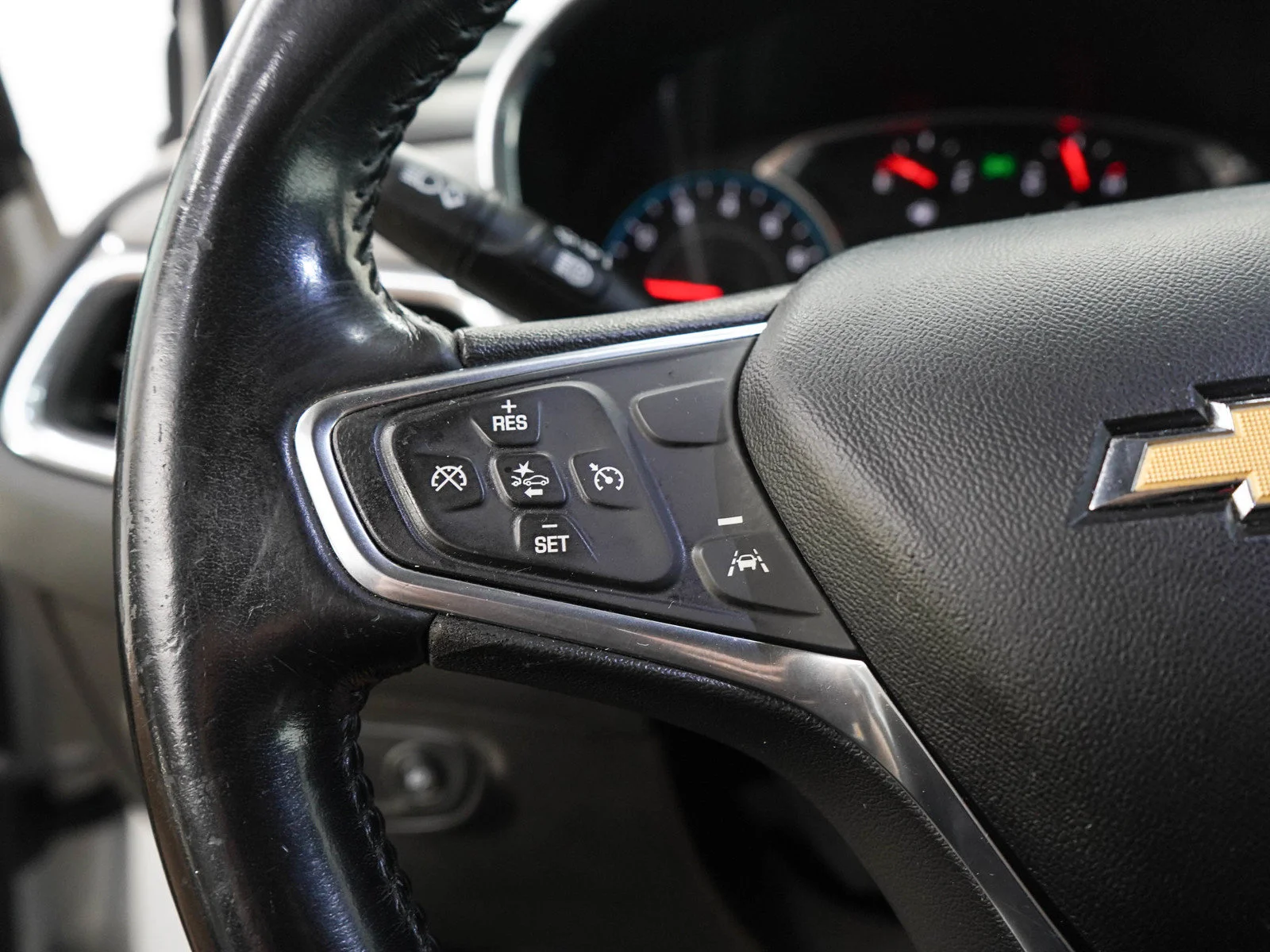 Used 2020 Summit White Chevrolet LT image 25