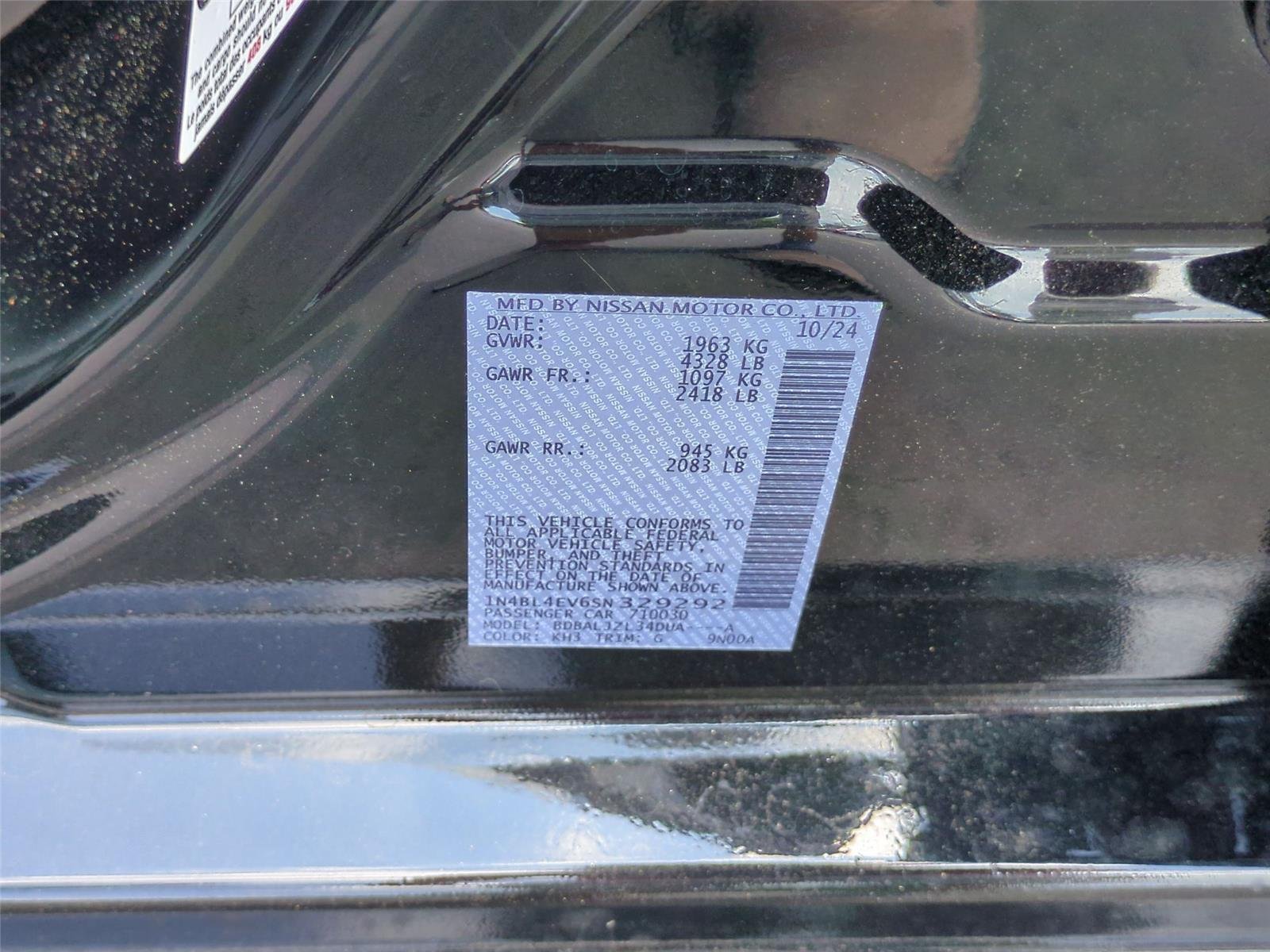 Used 2025 Super Black Nissan SL image 41