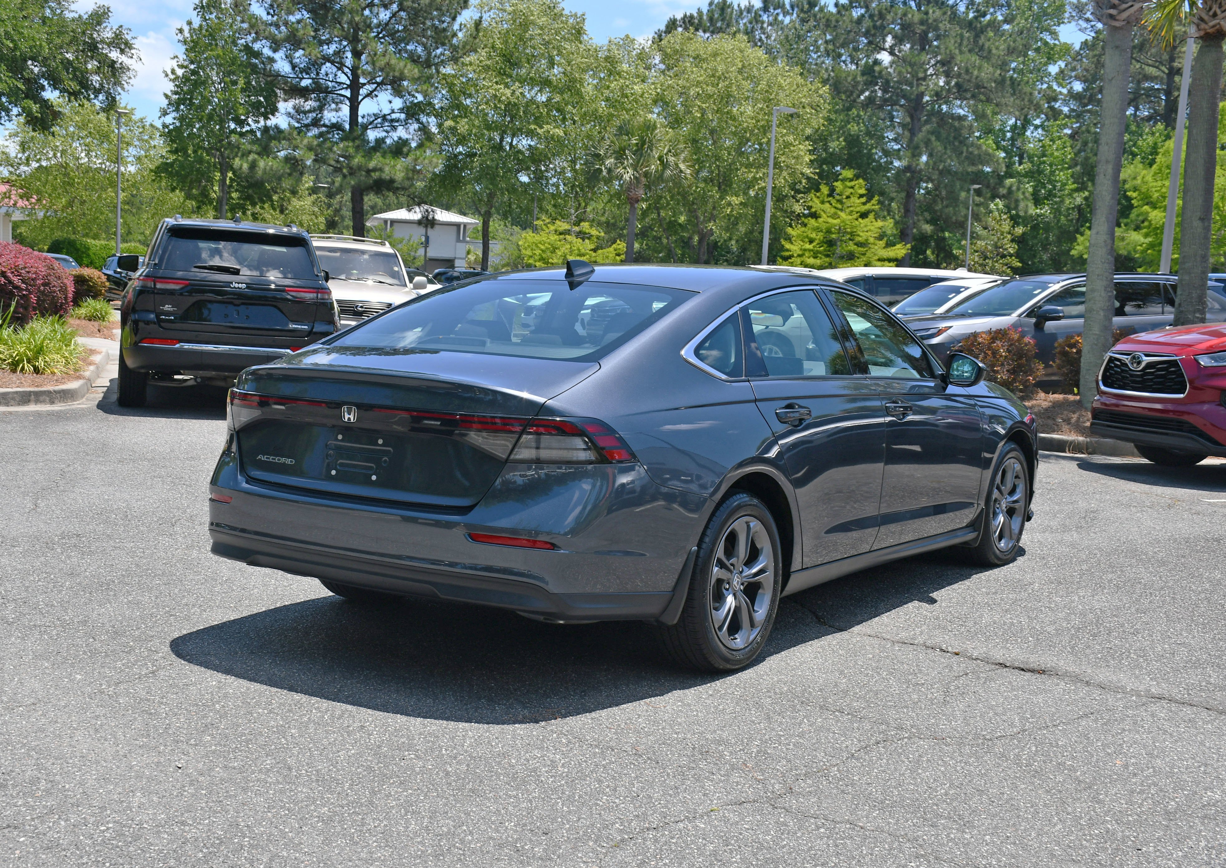 Used 2023  Honda EX image 3