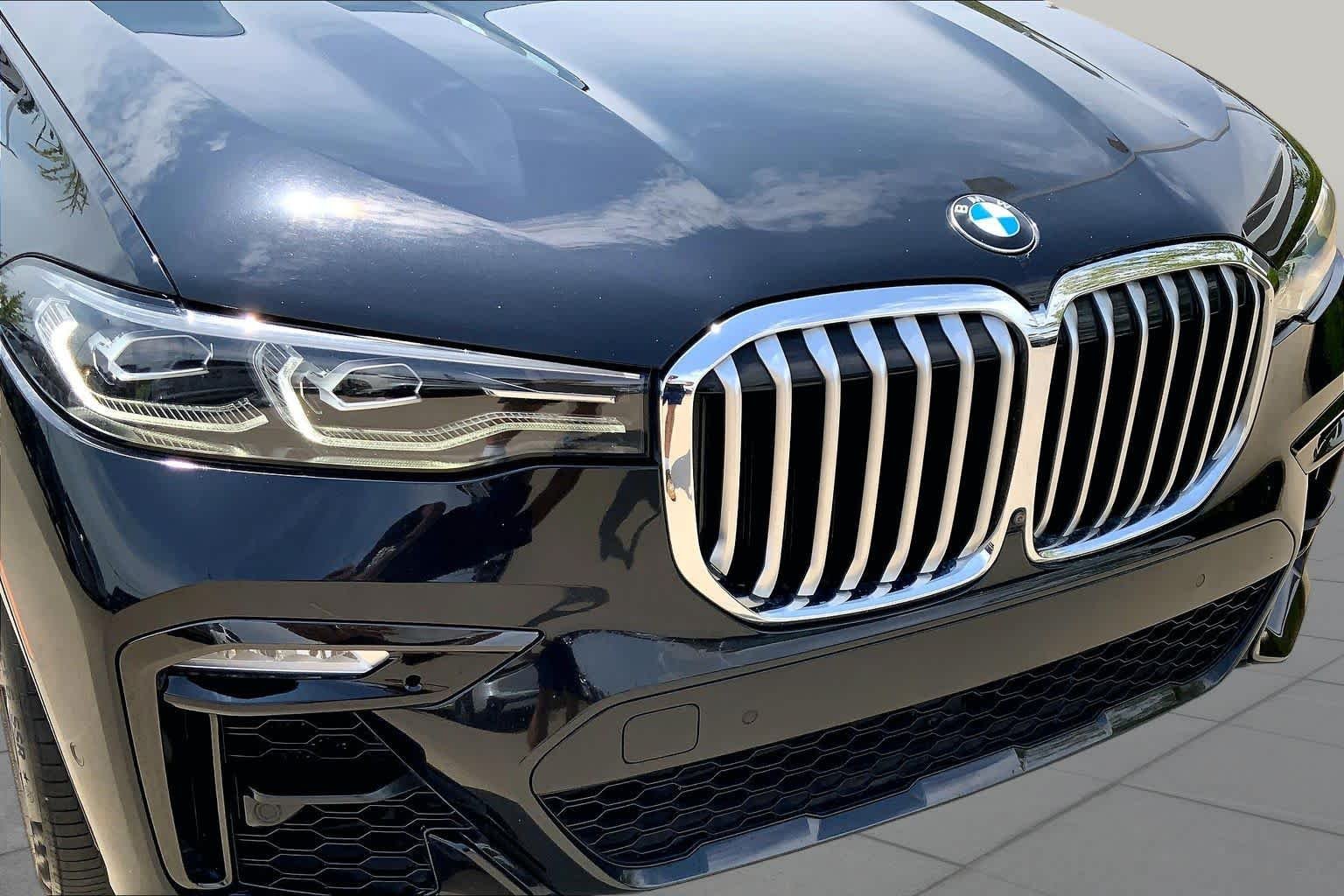 Used 2020 Black Sapphire Metallic BMW xDrive40i image 28