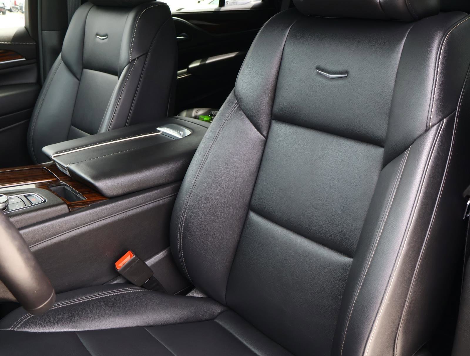 2023 Cadillac Escalade Luxury - Photo 17