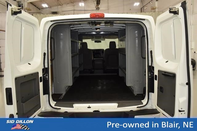 Used 2018 Glacier White Nissan SL image 11