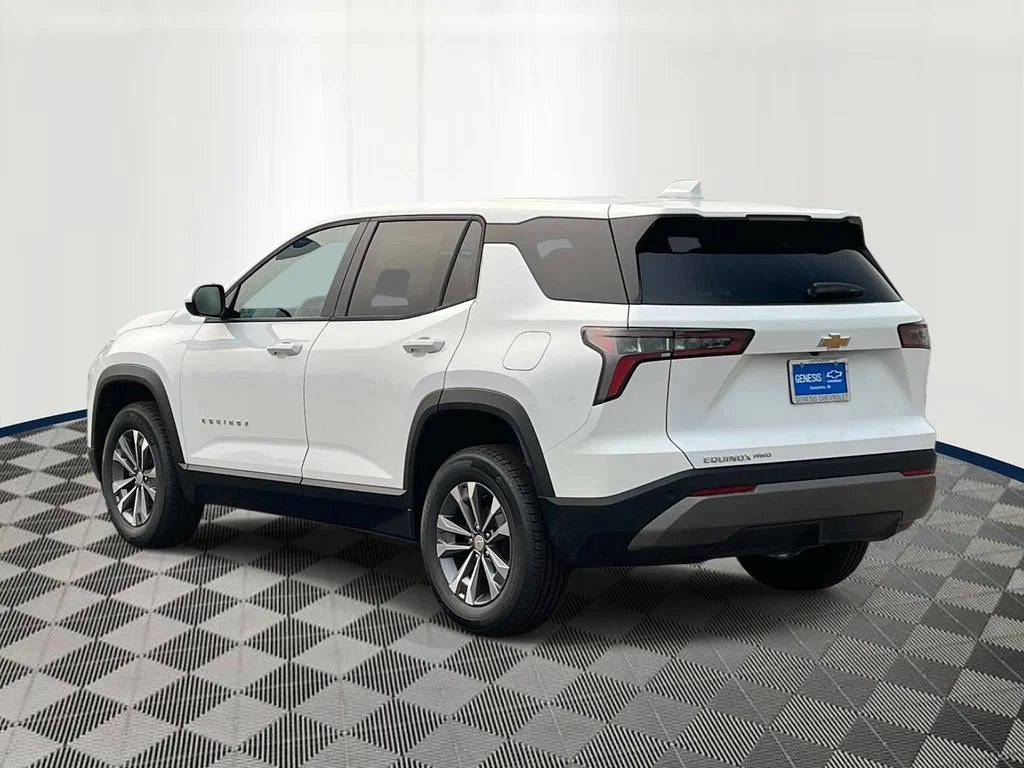 New 2027 Summit White Chevrolet LT image 4