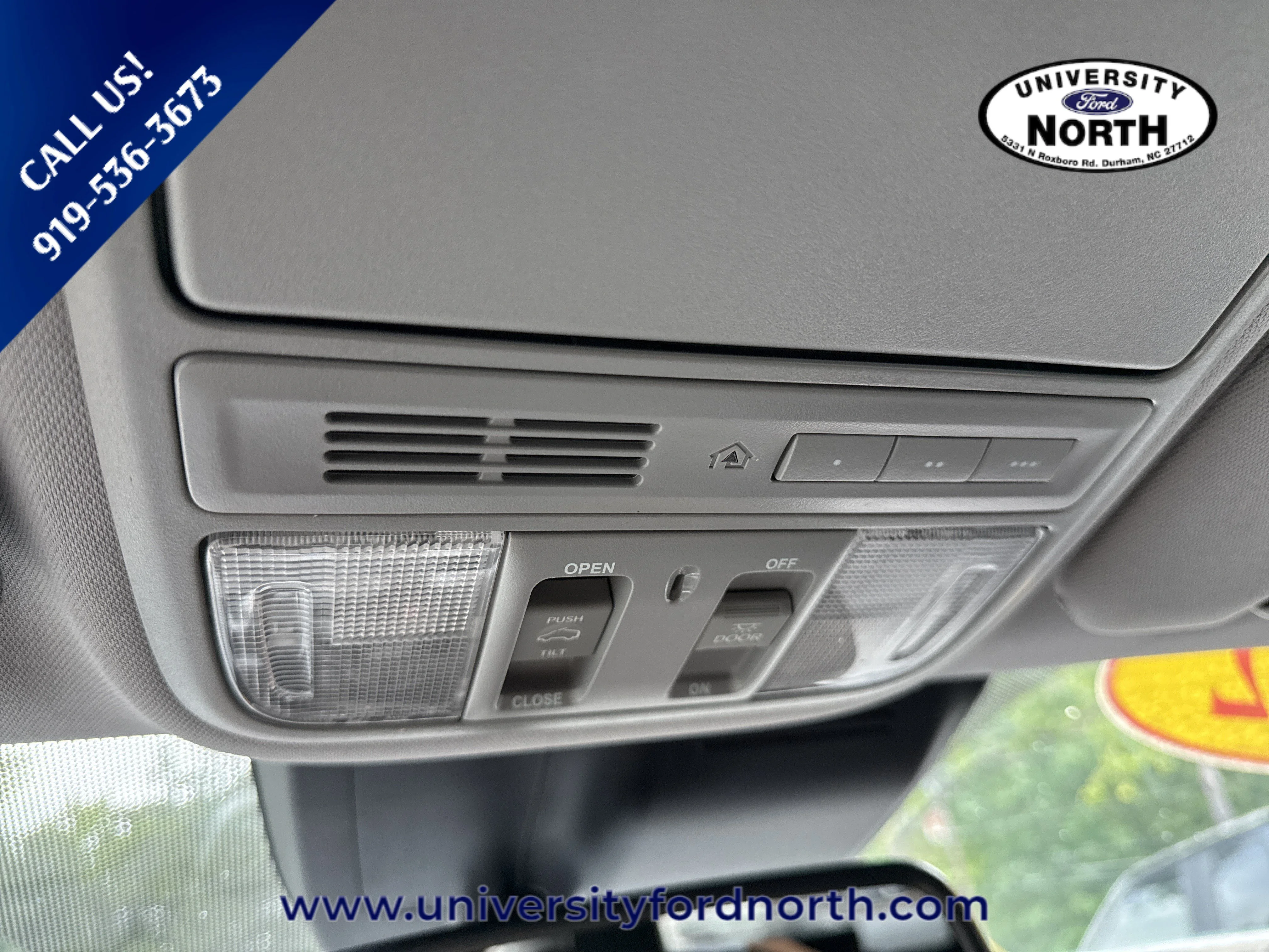 Used 2022 Lunar Silver Metallic Honda Touring image 31