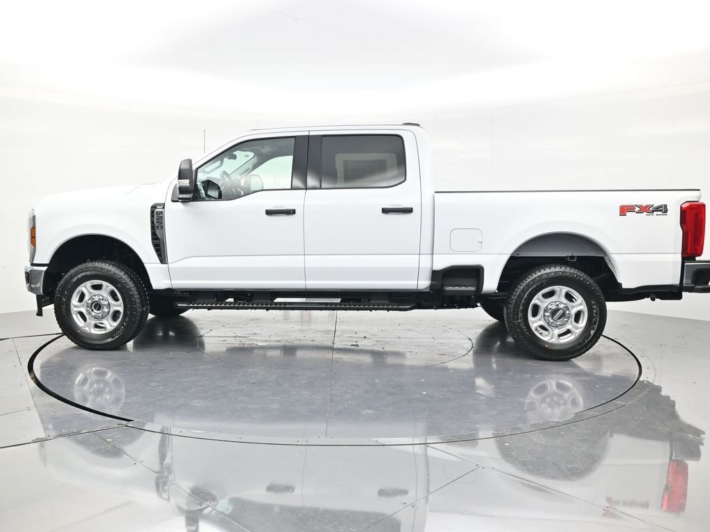 New 2026 Oxford White Ford F-250® XLT image 8
