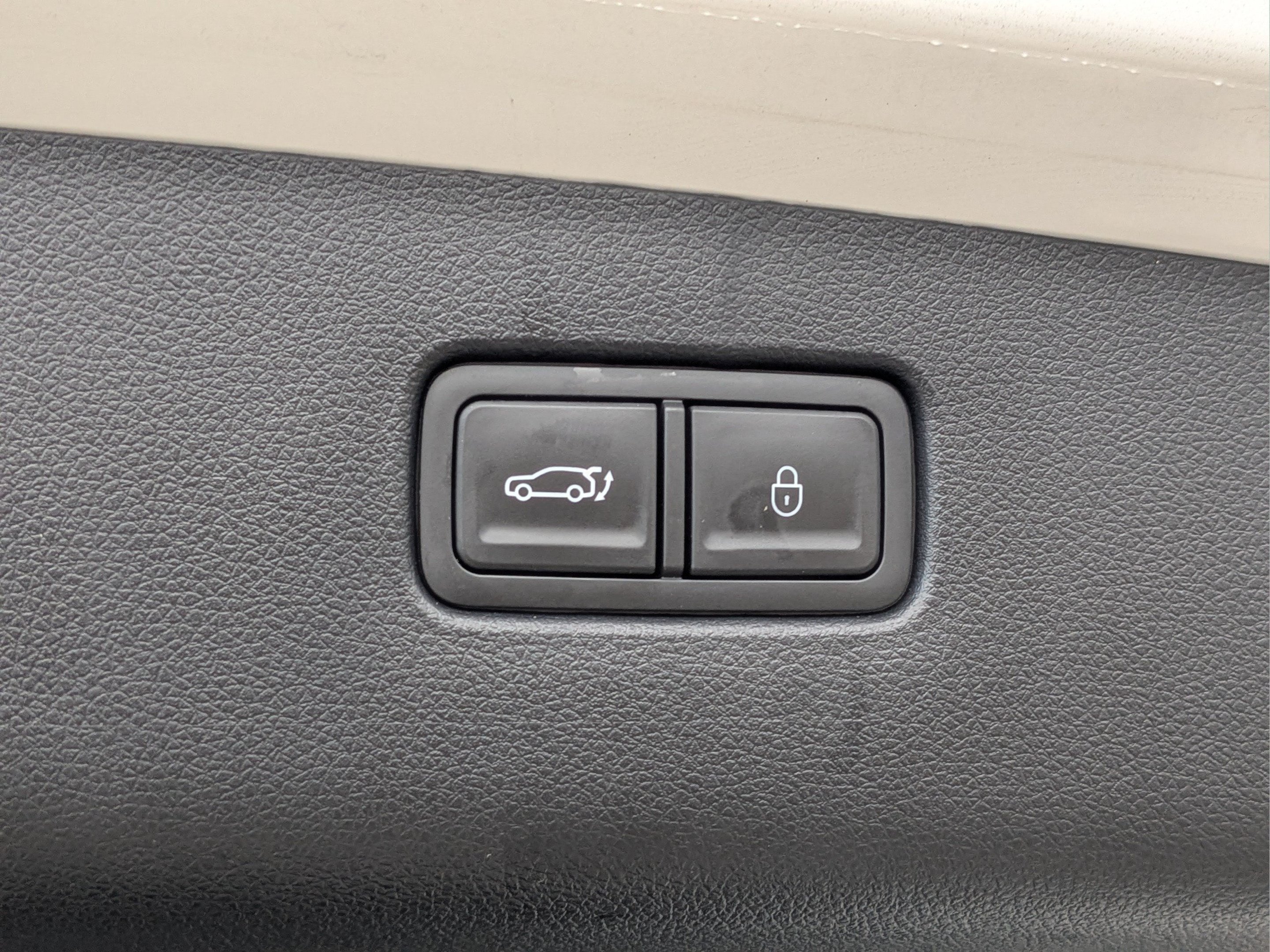 2026 GENESIS GV70 Standard - Photo 11