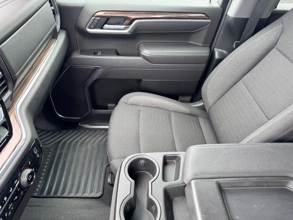 Used 2025 Black Chevrolet LT image 13