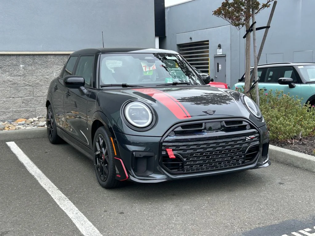 2026 MINI Hardtop Cooper S's photo