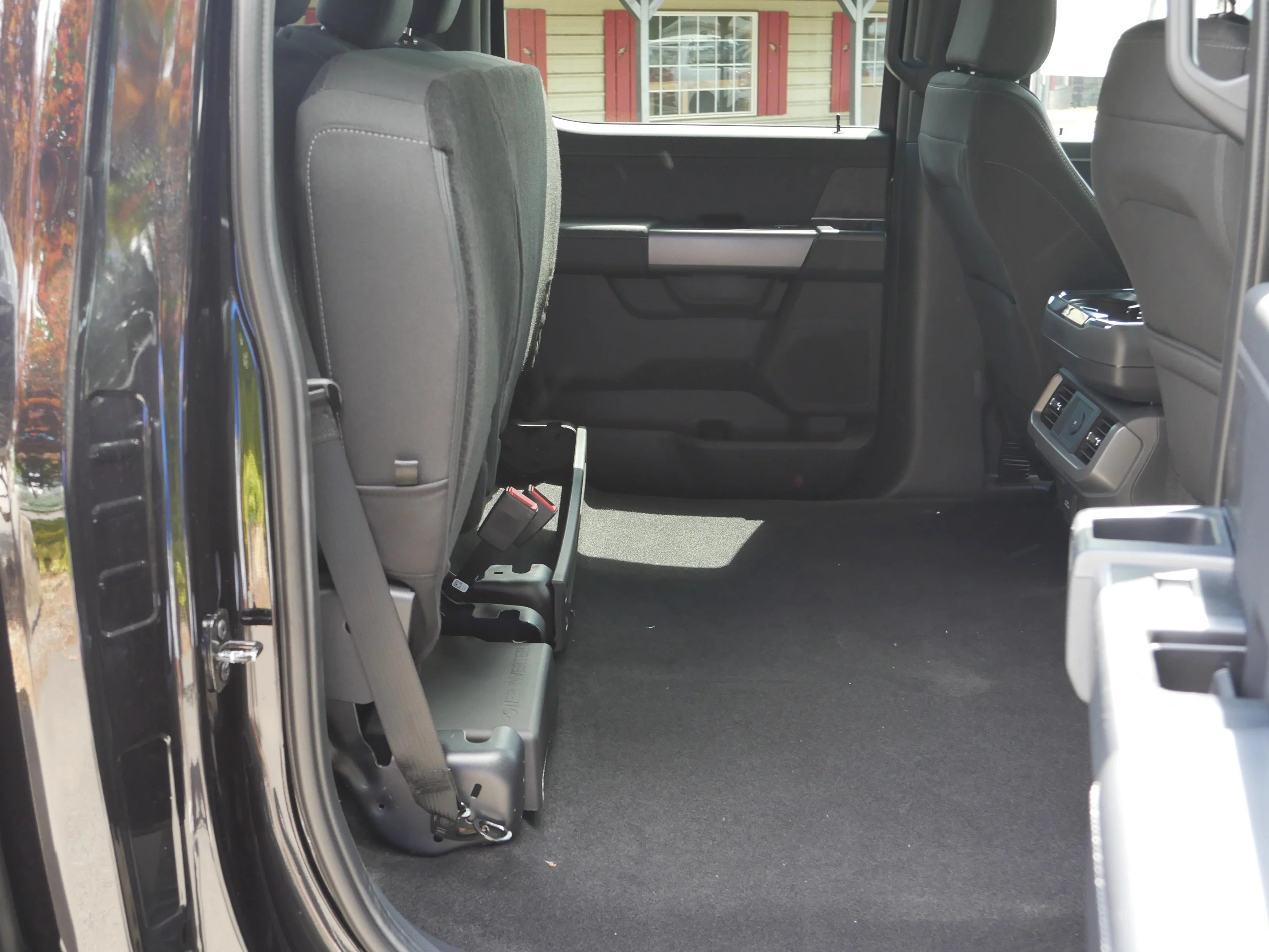 New 2026 Agate Black Metallic Ford XLT image 30