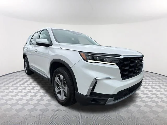 Used 2025 White Honda EX-L image 3