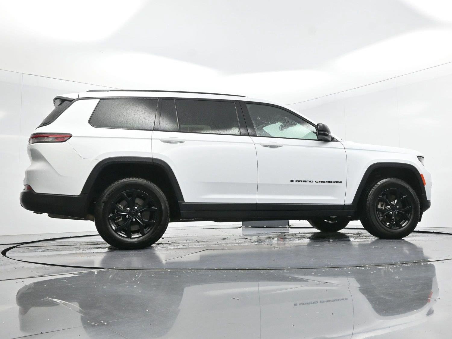 Used 2024 Bright White Clearcoat Jeep Altitude X image 55