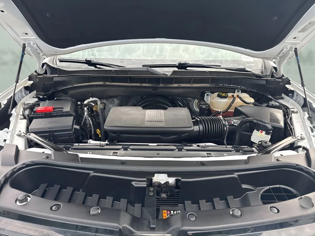 Used 2023 White Chevrolet Premier image 32