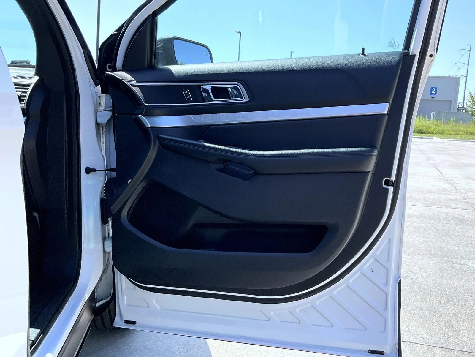 Used 2017 White Ford XLT image 17
