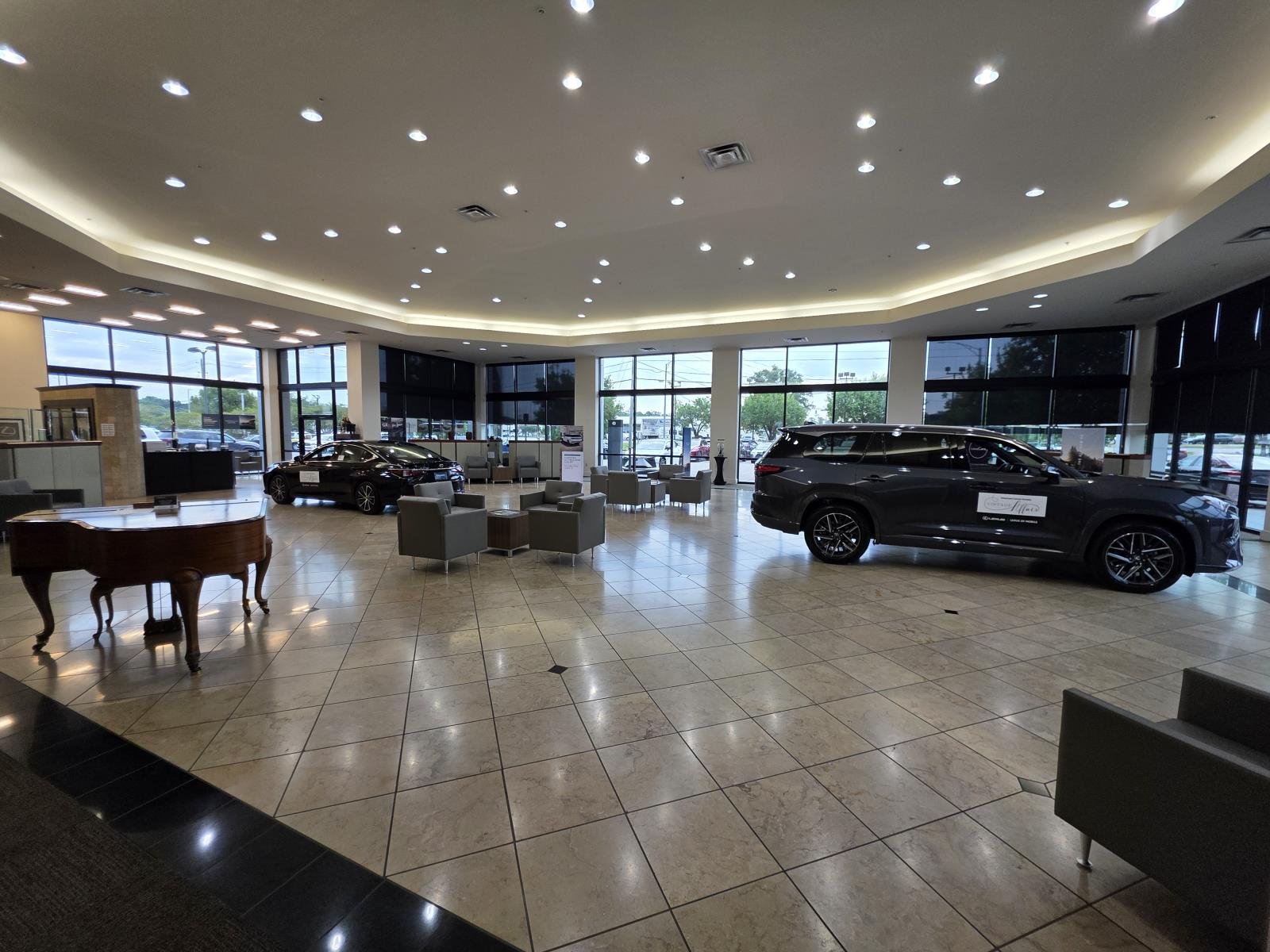 Used 2014 Mica Lexus 350 image 12