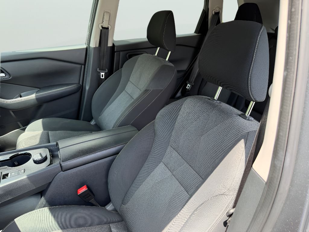 2024 Nissan Rogue SV - Photo 28