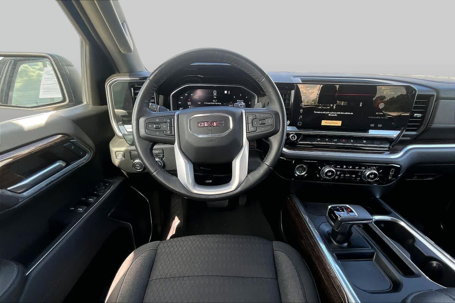 Used 2022 Onyx Black GMC Elevation image 5