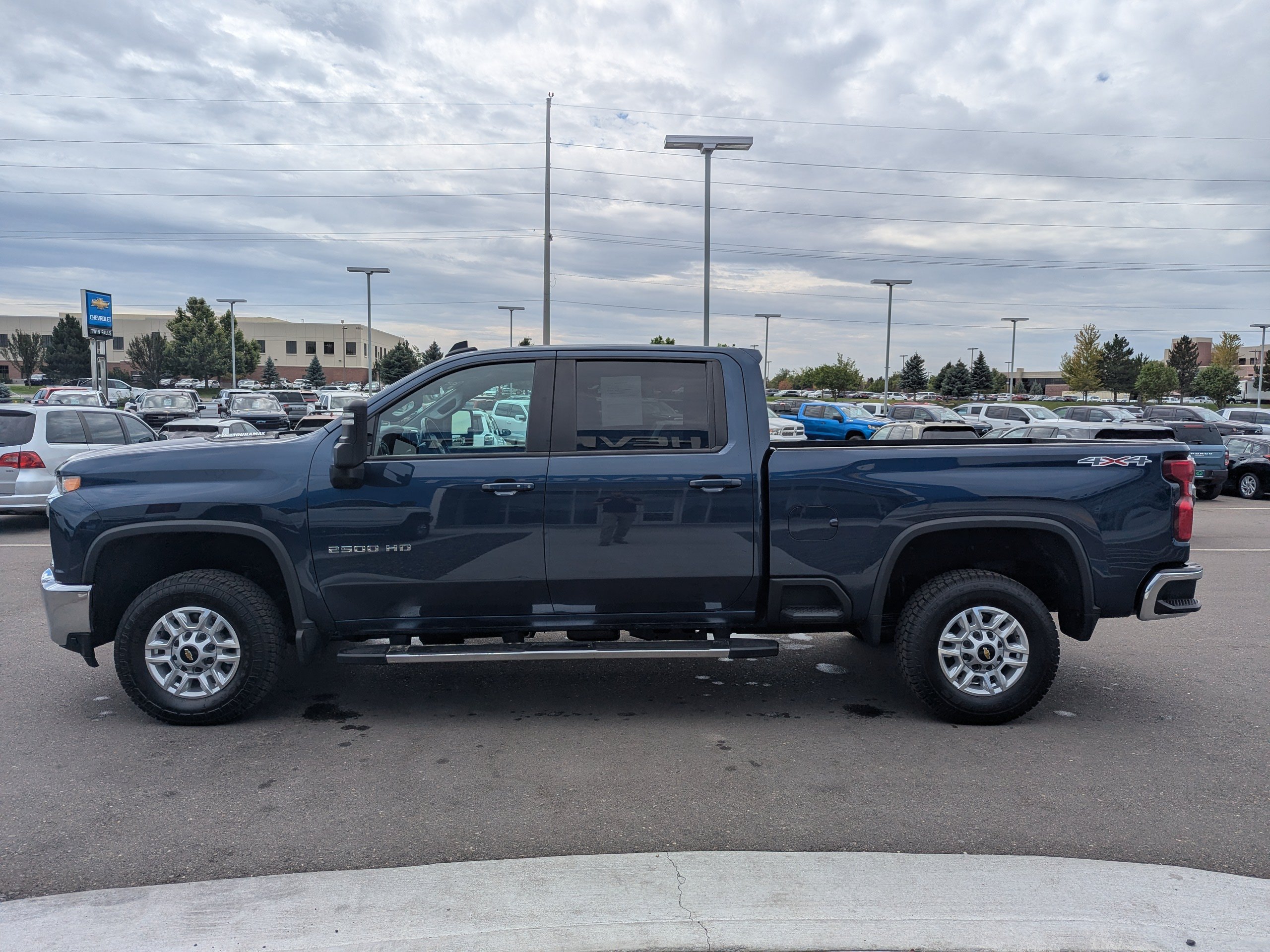 2022 Chevrolet Silverado 2500HD LT - Photo 9