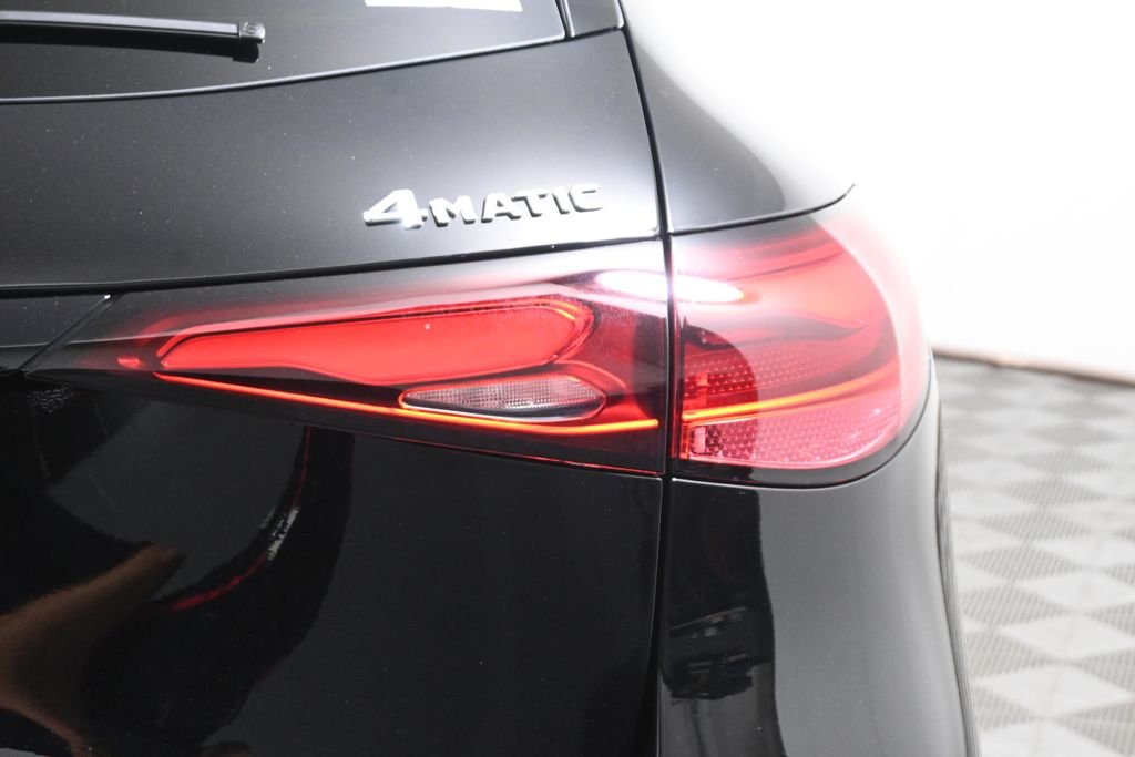 Used 2026 Black Mercedes-Benz GLC 300 image 13