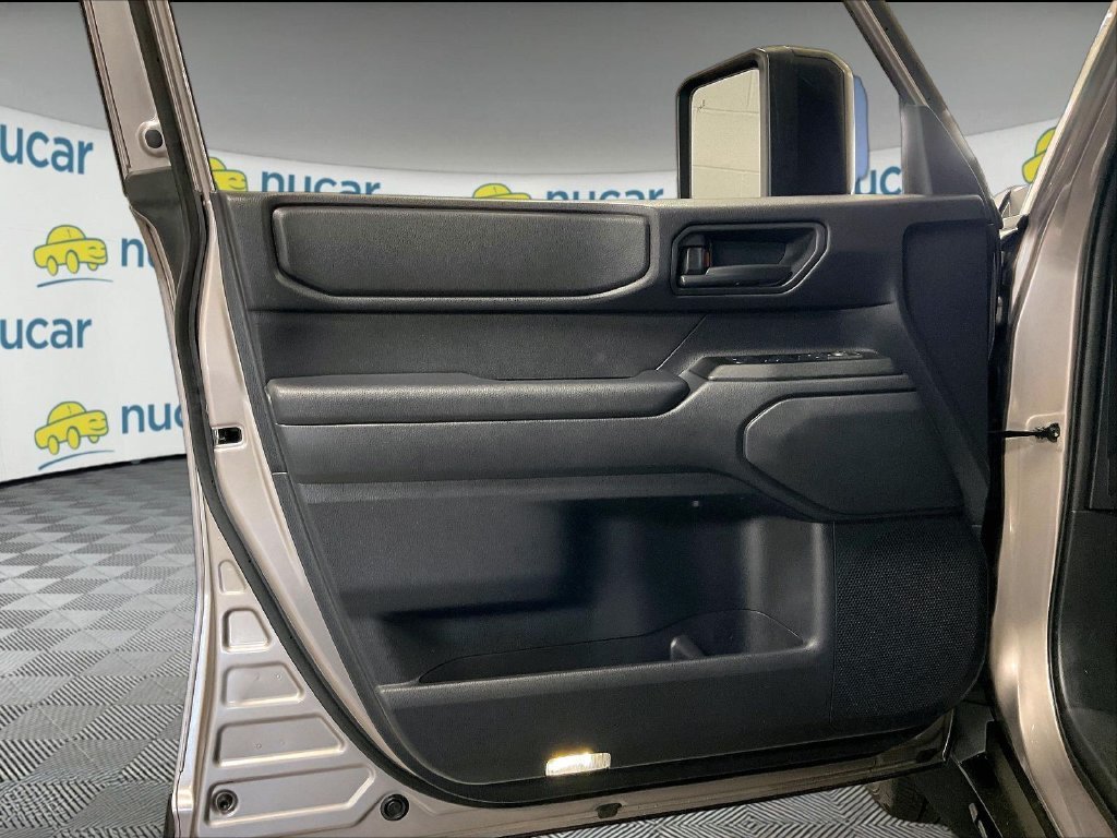 Used 2025  Toyota 1958 image 9