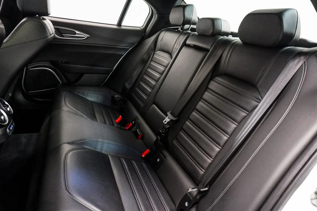 Used 2022 White Alfa Romeo Veloce image 9