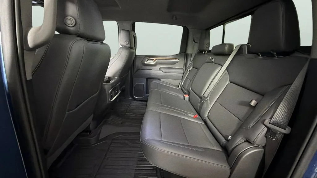 Used 2026 Downpour Metallic GMC Elevation image 27