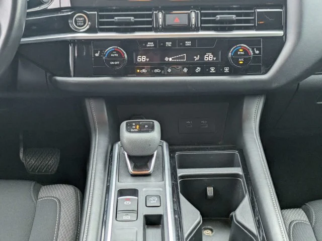 Used 2024 Blue Nissan SV image 18