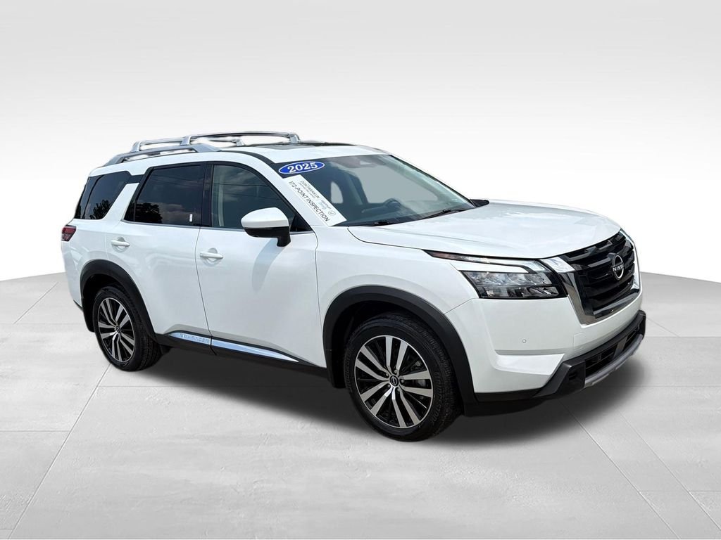 Used 2025 White Nissan Platinum image 7