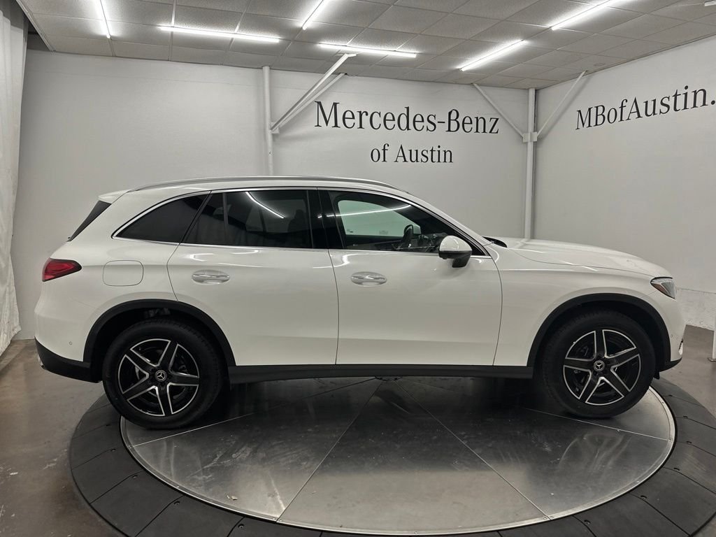 New 2027 Polar White Mercedes-Benz GLC 300 image 8