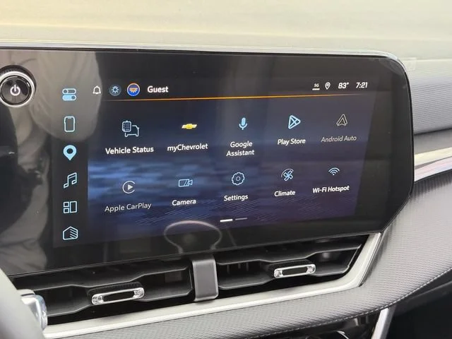 2027 Chevrolet Equinox LT - Photo 10