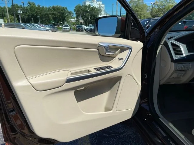Used 2015 Brown Volvo T6 Premier Plus image 10