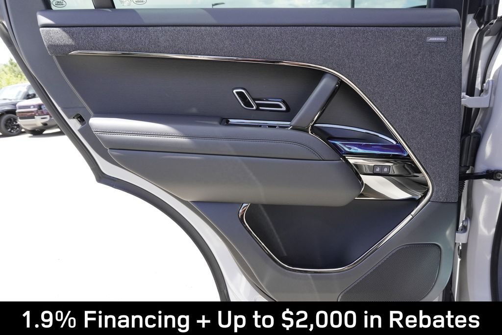 New 2026 Borasco Grey LAND ROVER SE image 28