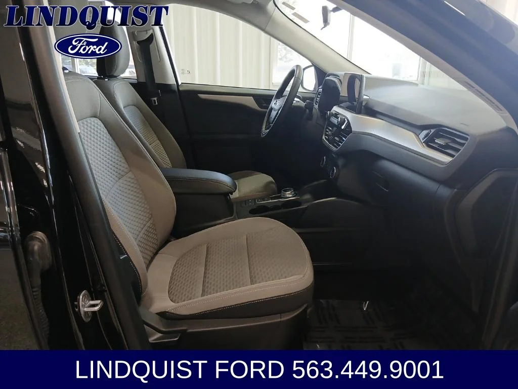 2022 Ford Escape SE - Photo 18