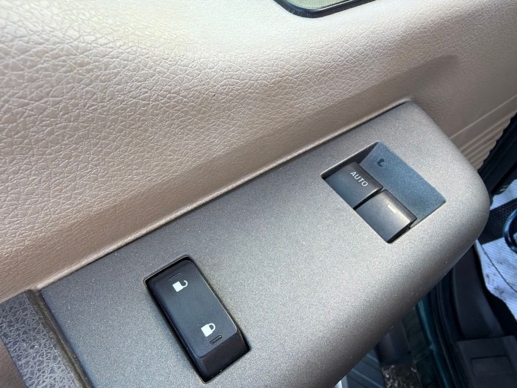 Used 2011 Forest Green Metallic Ford Lariat image 13