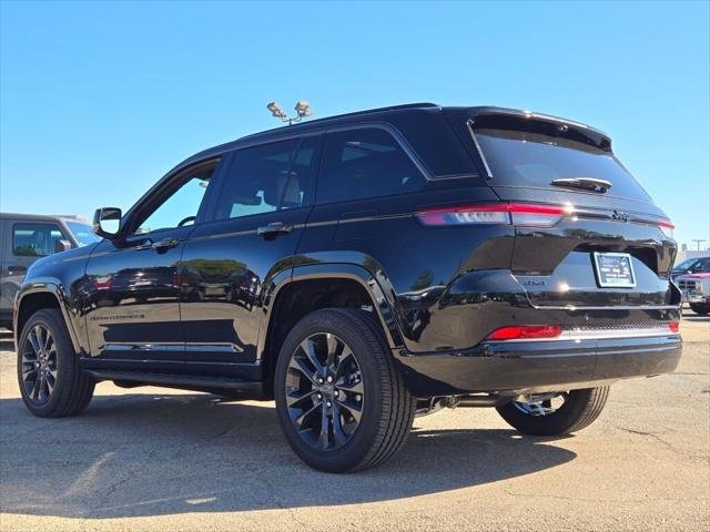 New 2026 Diamond Black Crystal Pearlcoat Jeep Limited image 46