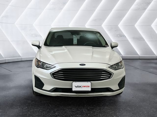 Used 2020 White Ford SE image 2