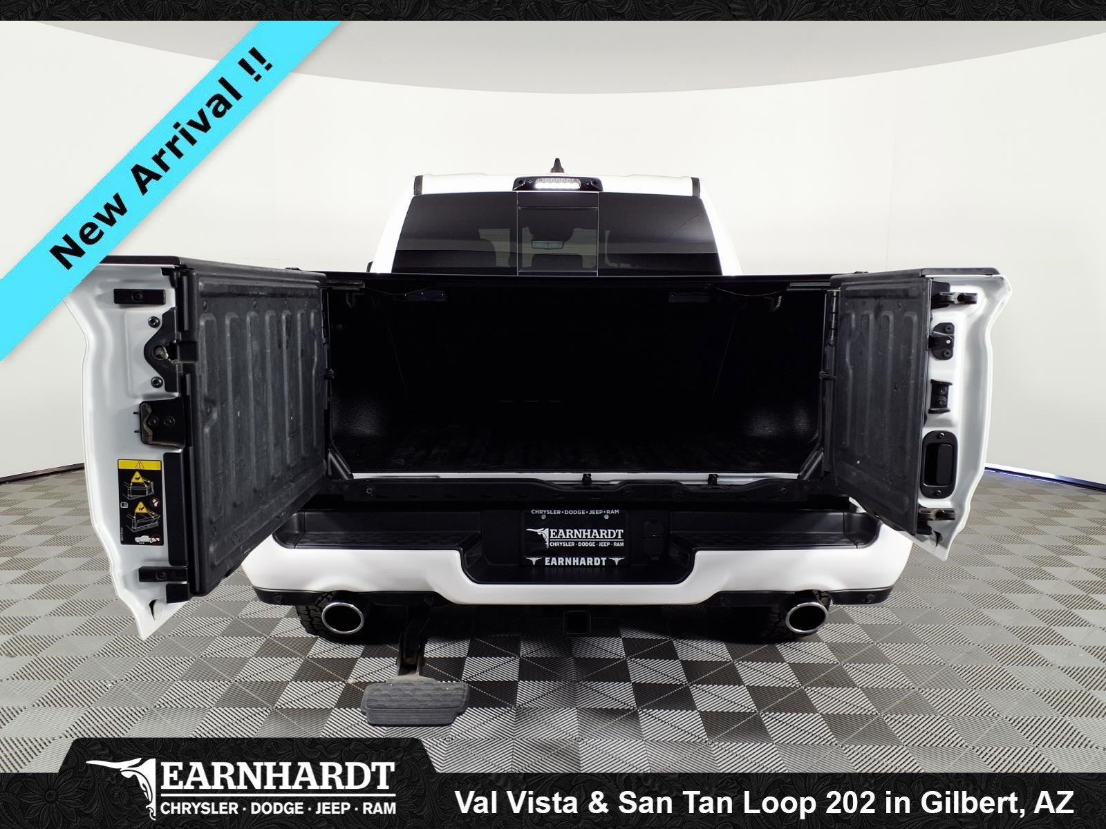 Certified Used 2022 Ivory White Tri-Coat Pearlcoat Ram Limited image 9