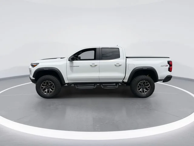 Used 2025 White Chevrolet ZR2 image 5