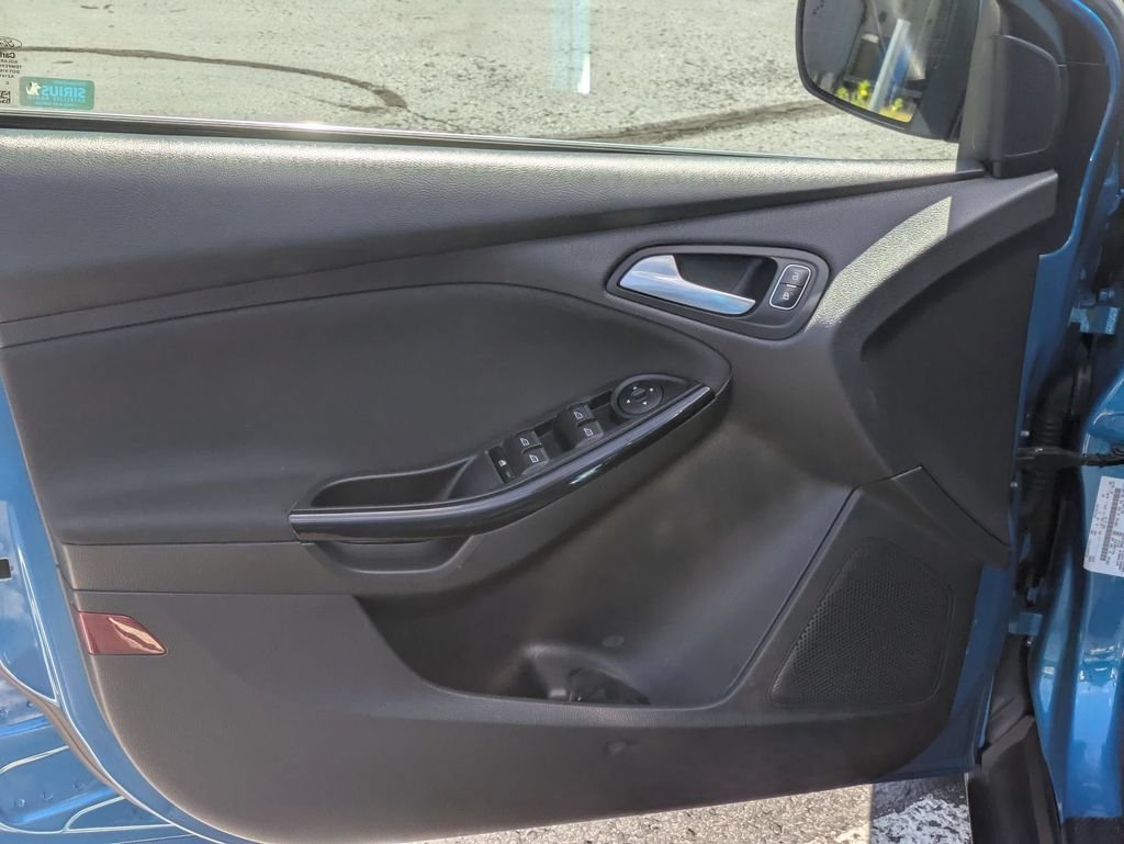 Used 2017 Blue Ford Titanium image 9