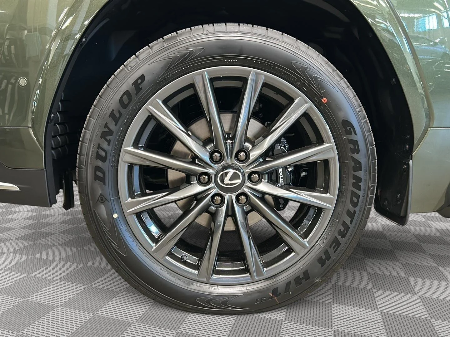 New 2026 Nori Green Pearl Lexus LX 700h F SPORT Handling image 21