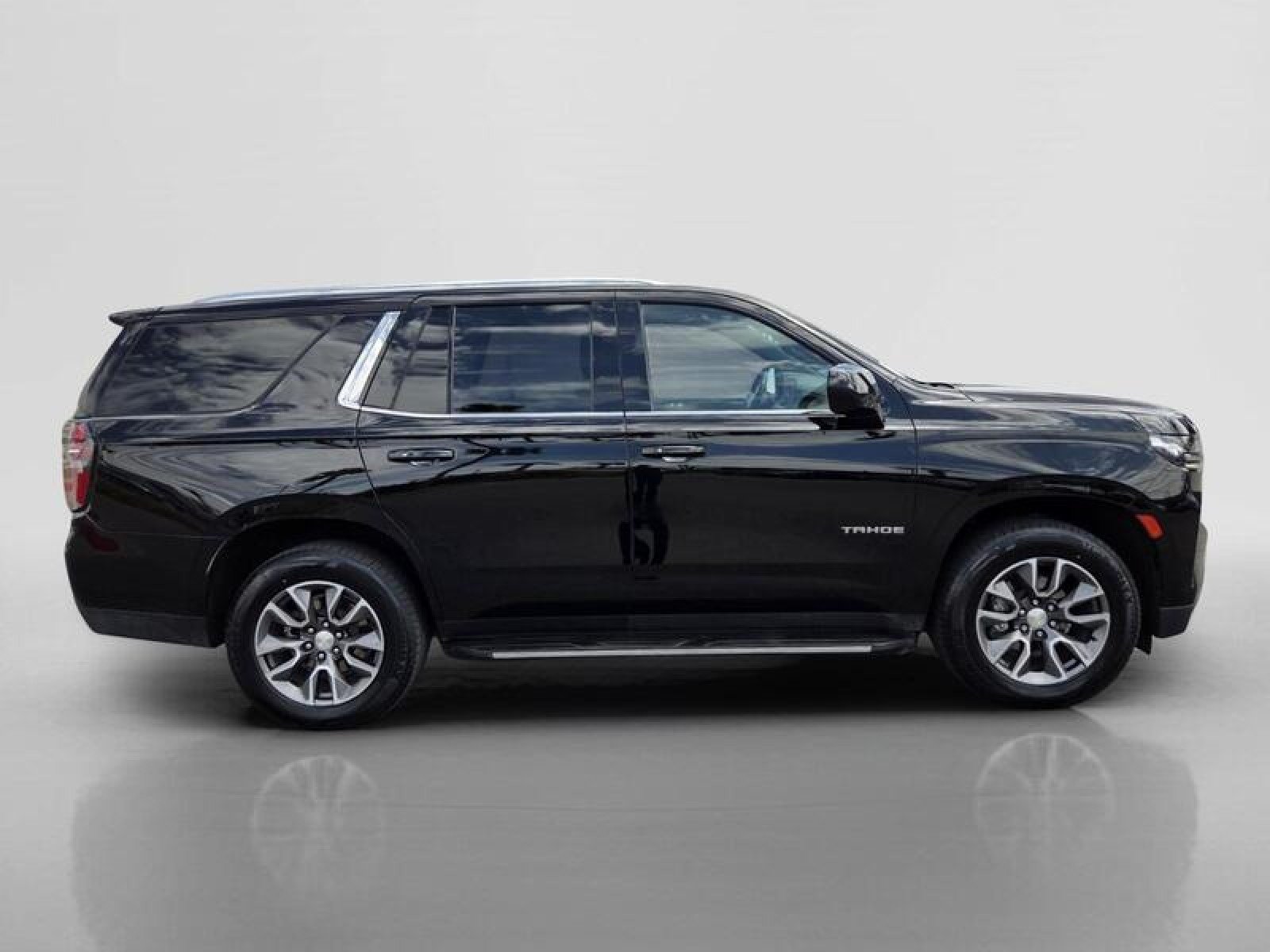 Used 2022 Black Chevrolet LS image 6