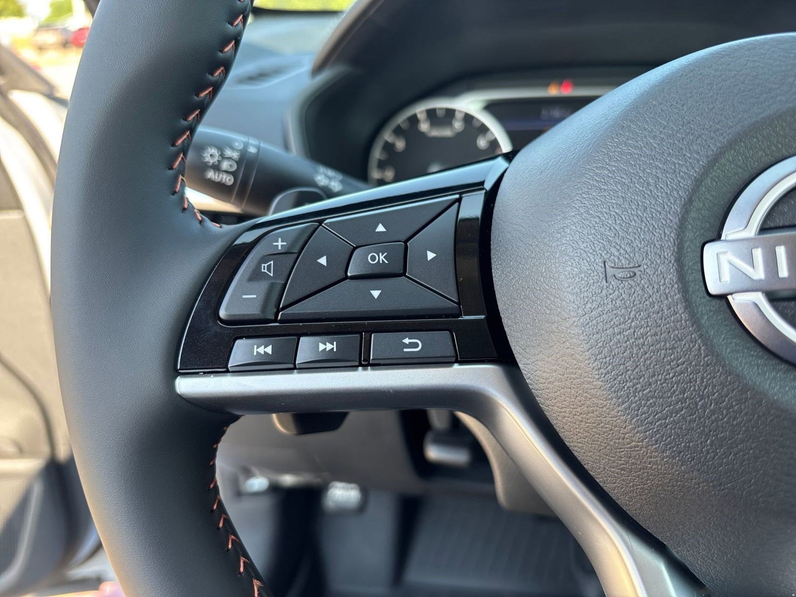 2025 Nissan Altima SR - Photo 18