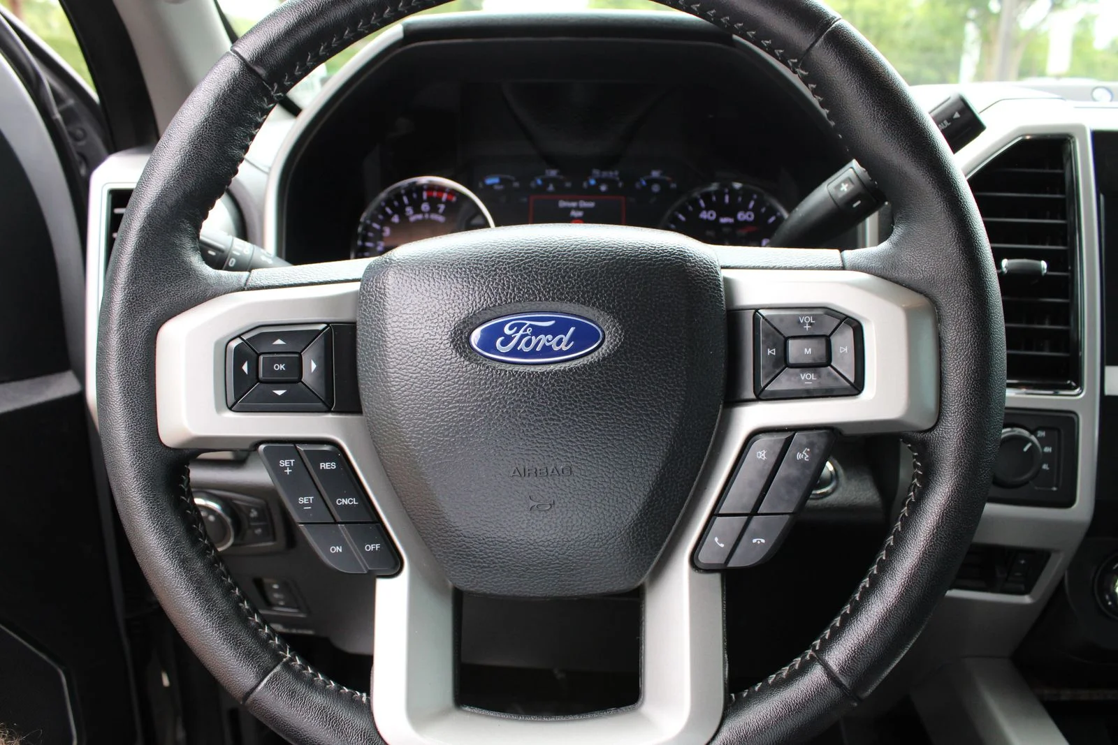 Used 2019 Silver Ford Lariat image 17