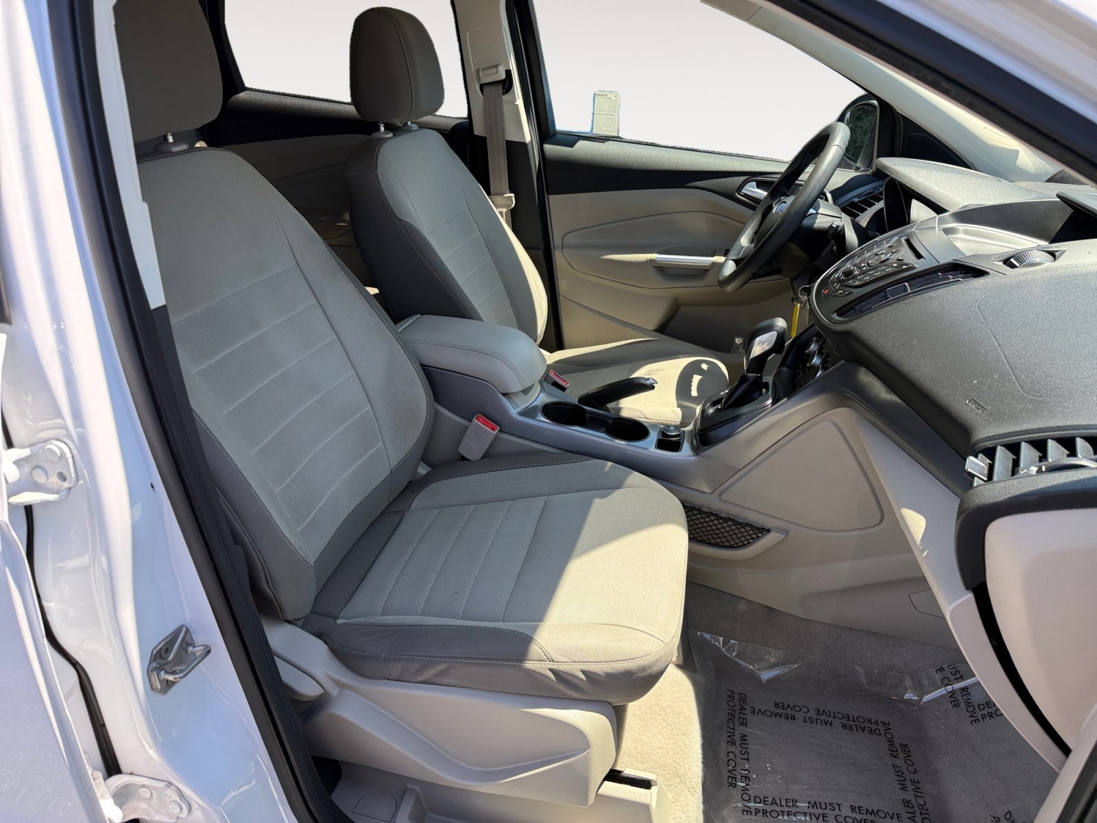 Used 2016 Oxford White Ford SE image 19