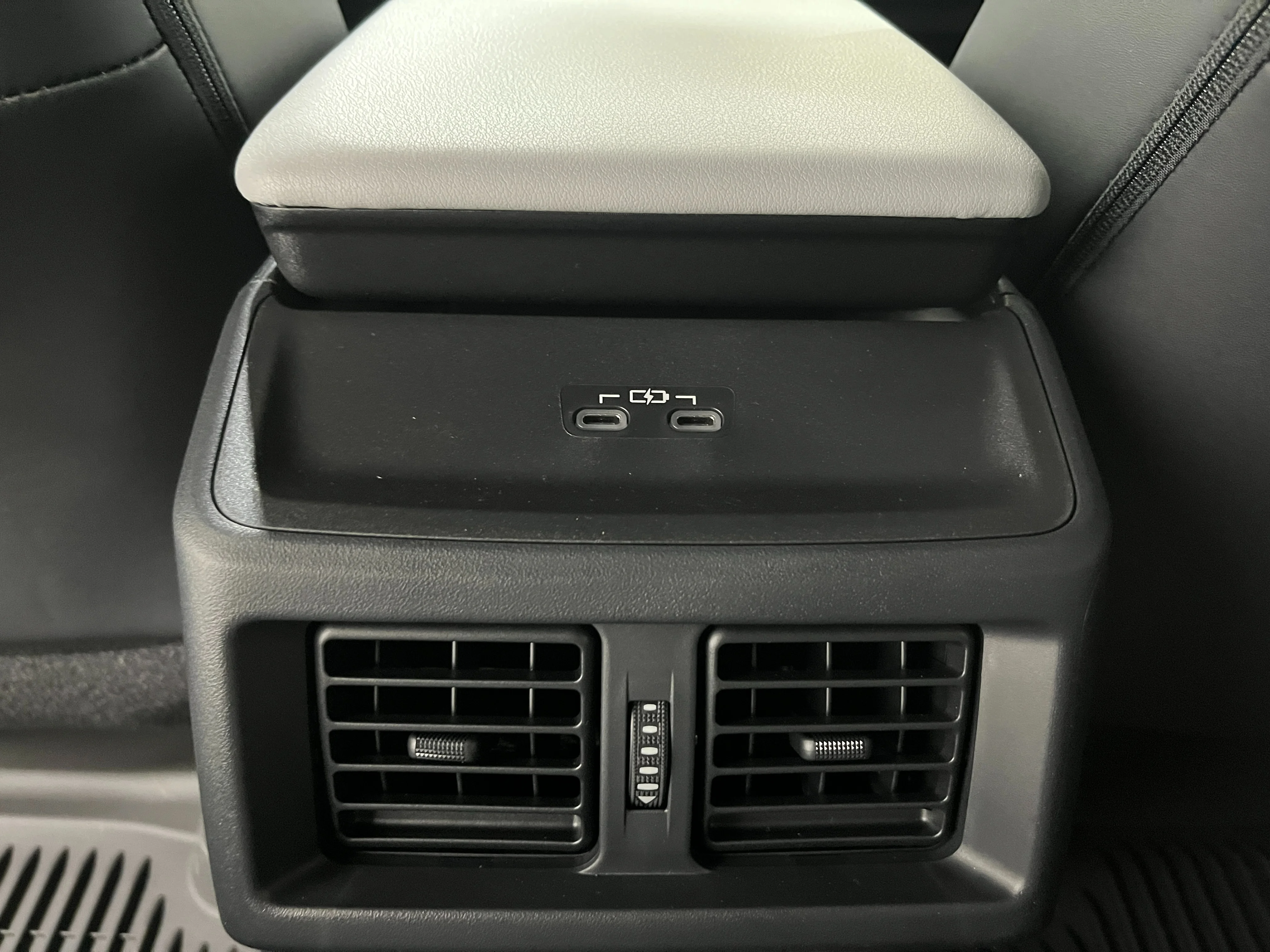 2026 Subaru Solterra Premium - Photo 21