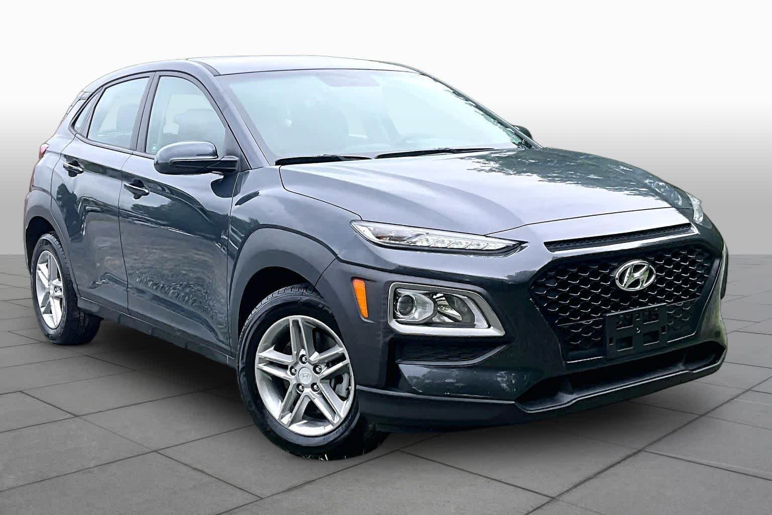 Used 2018 Thunder Gray Hyundai SE image 3