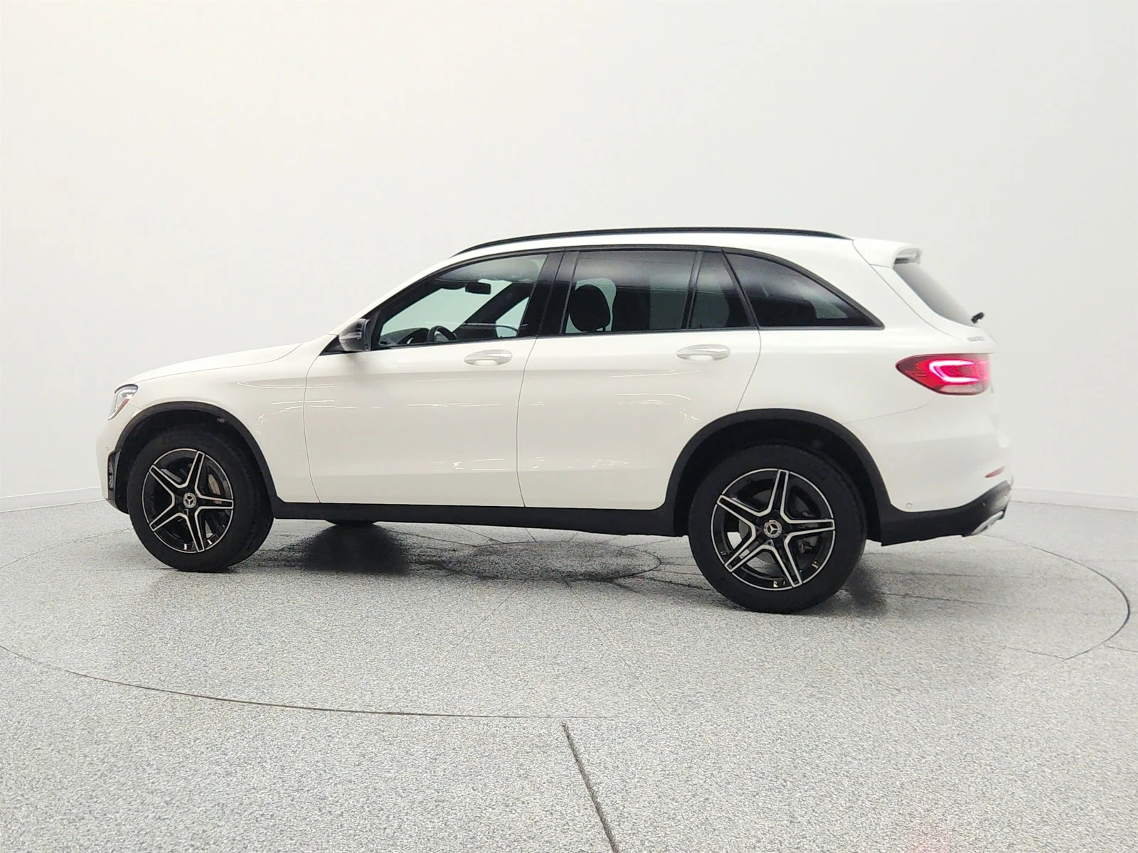 Used 2022 Polar White Mercedes-Benz GLC 300 SUV image 8